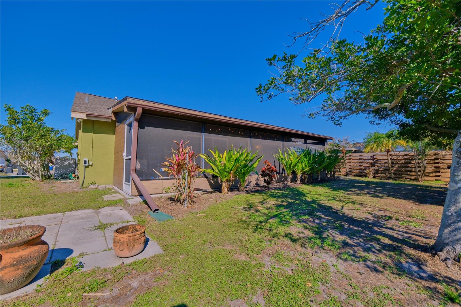 CENTRE LAKE - Residential