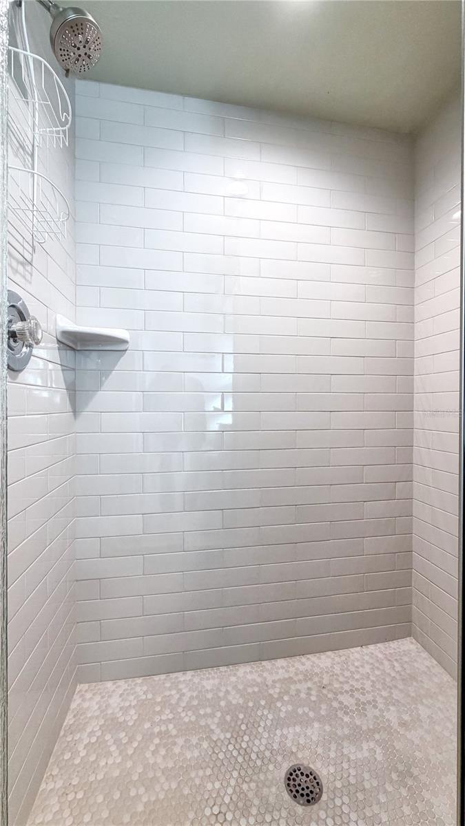 CENTRE LAKE - Residential