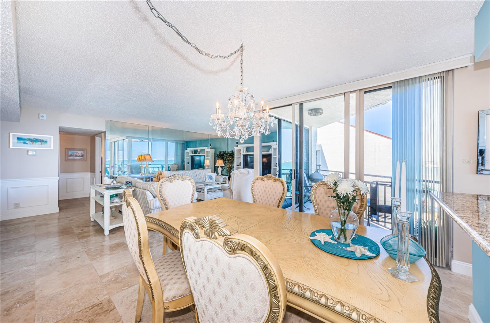 LA PUERTA DEL SOL CONDO - Residential