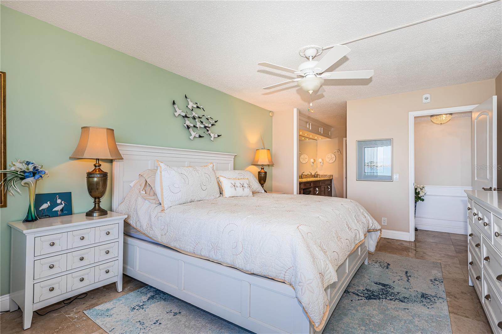 LA PUERTA DEL SOL CONDO - Residential