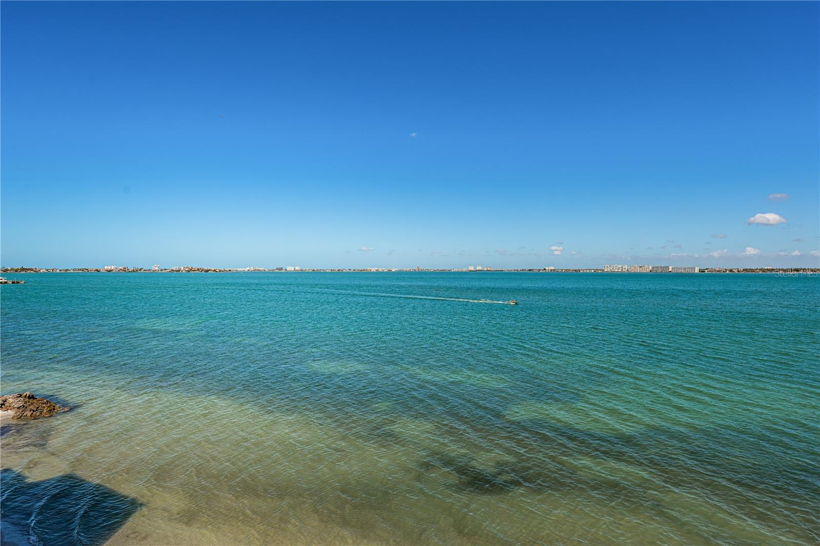 LA PUERTA DEL SOL CONDO - Residential