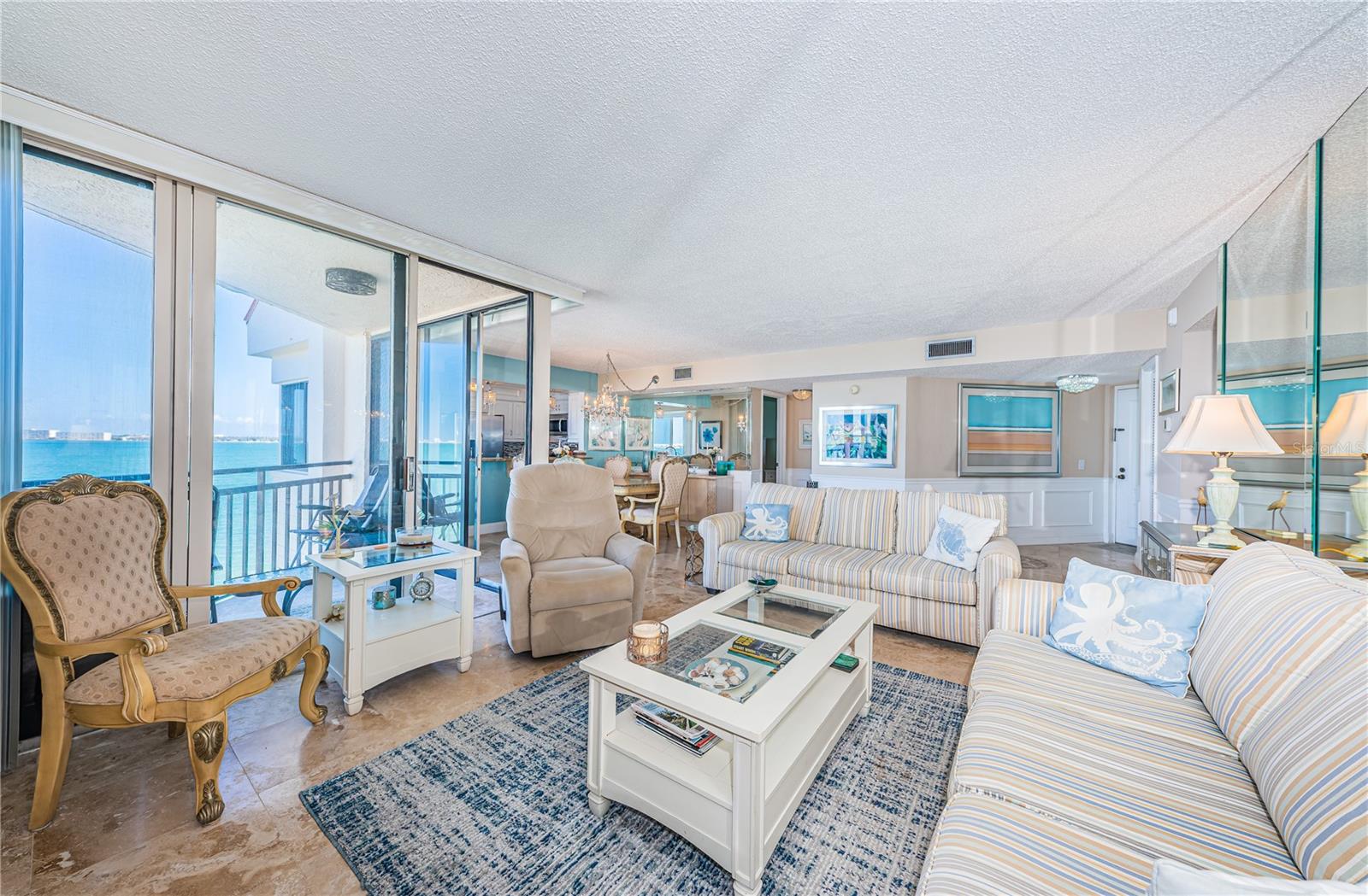 LA PUERTA DEL SOL CONDO - Residential