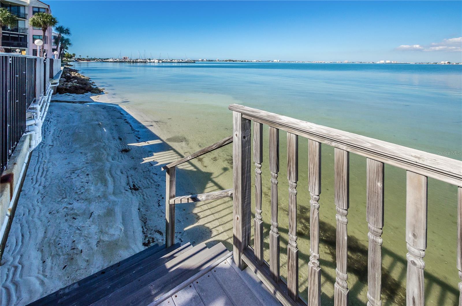 LA PUERTA DEL SOL CONDO - Residential