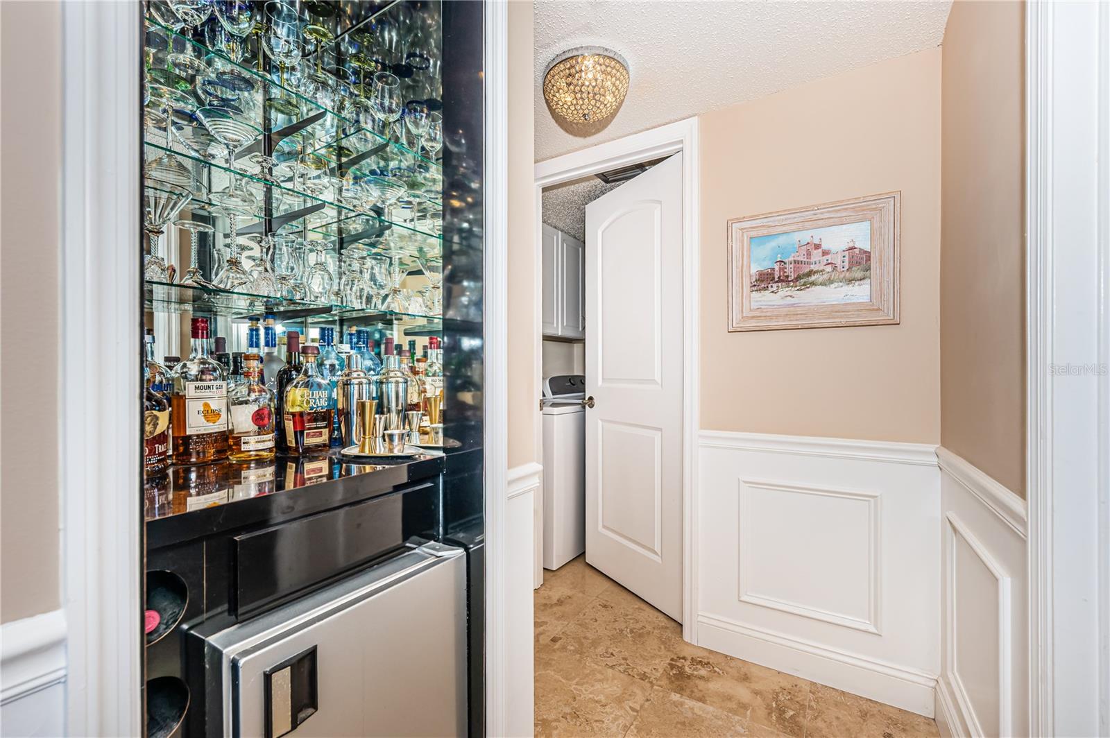 LA PUERTA DEL SOL CONDO - Residential