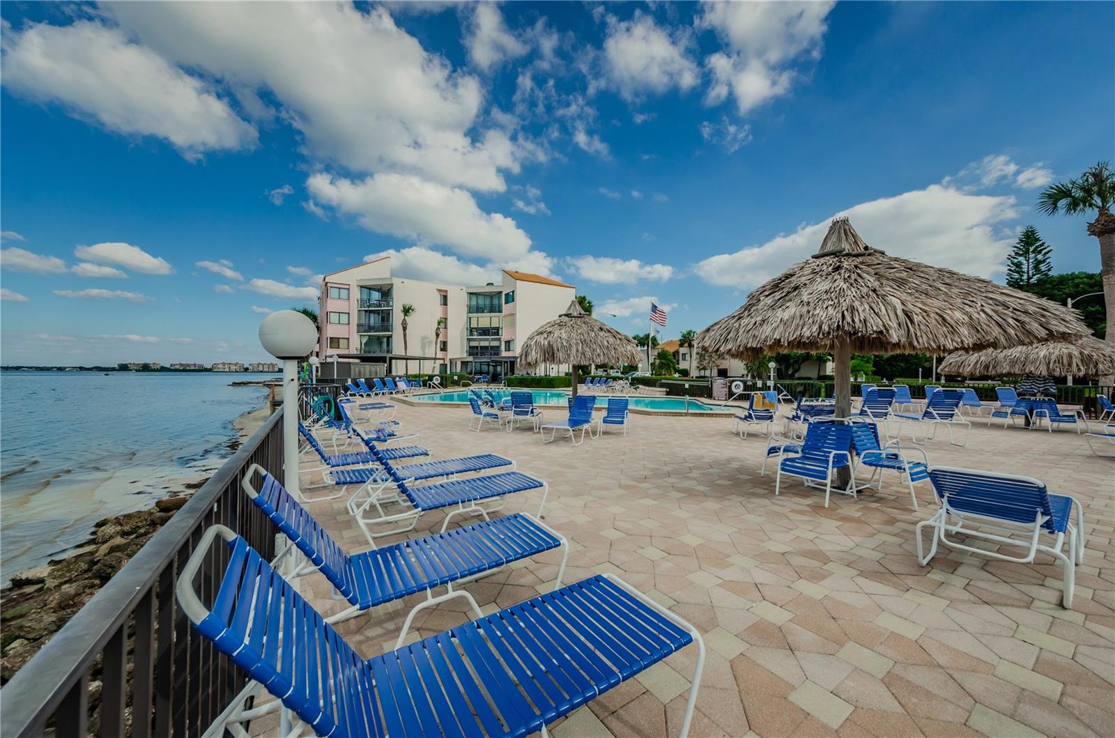 LA PUERTA DEL SOL CONDO - Residential