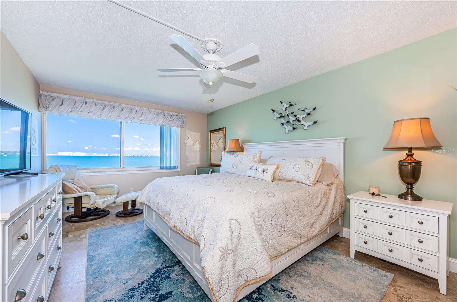 LA PUERTA DEL SOL CONDO - Residential