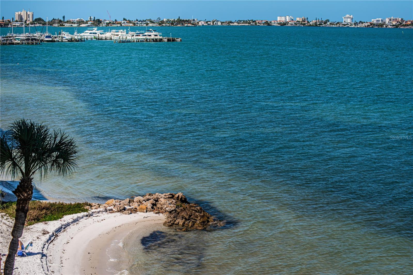 LA PUERTA DEL SOL CONDO - Residential