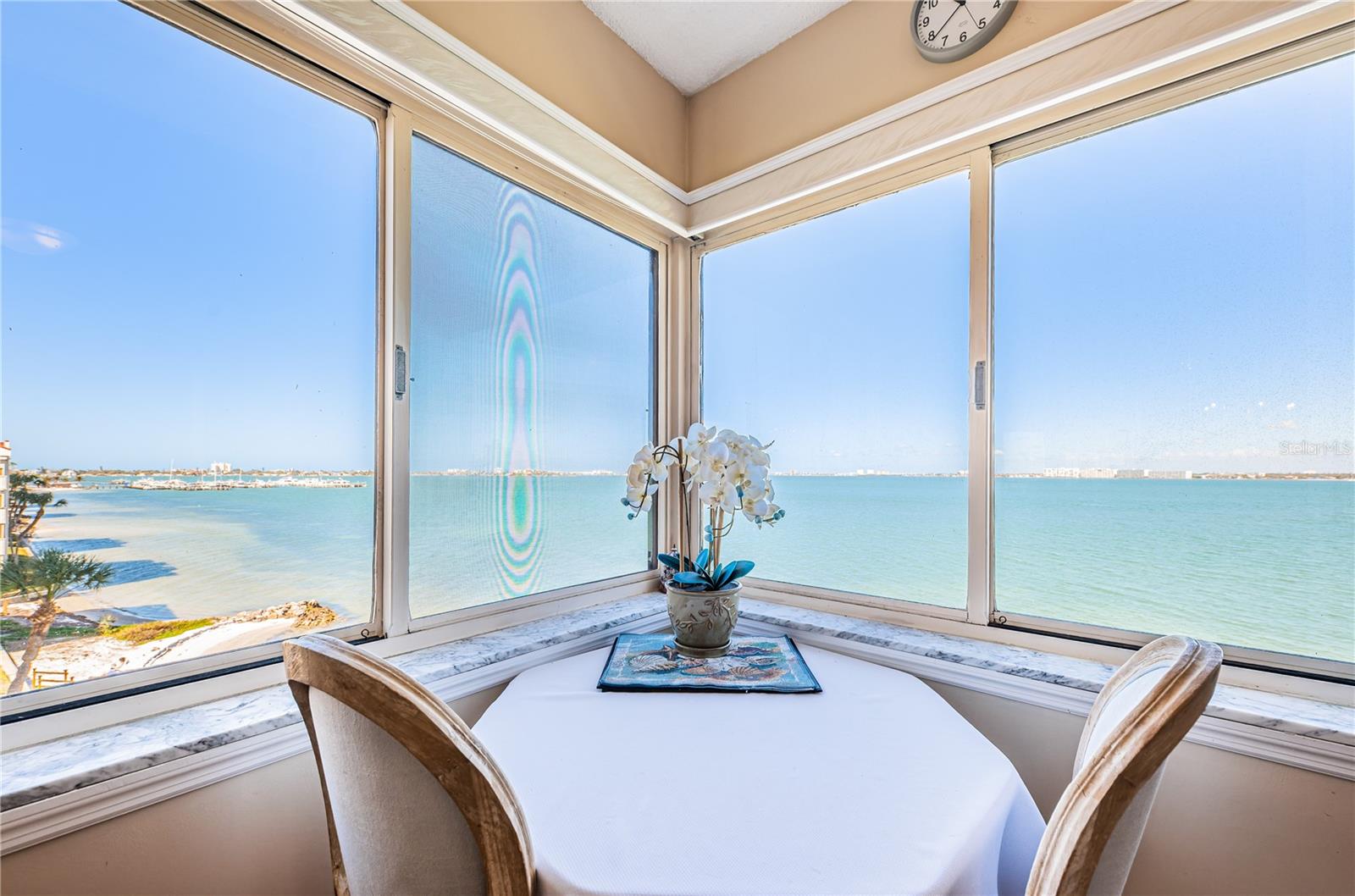 LA PUERTA DEL SOL CONDO - Residential