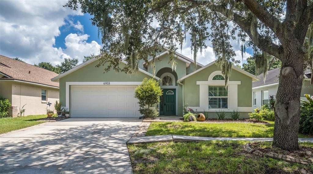 Photo of 6918 Jamestown Manor Drive, Riverview, FL 33578 (MLS # TB8552103)