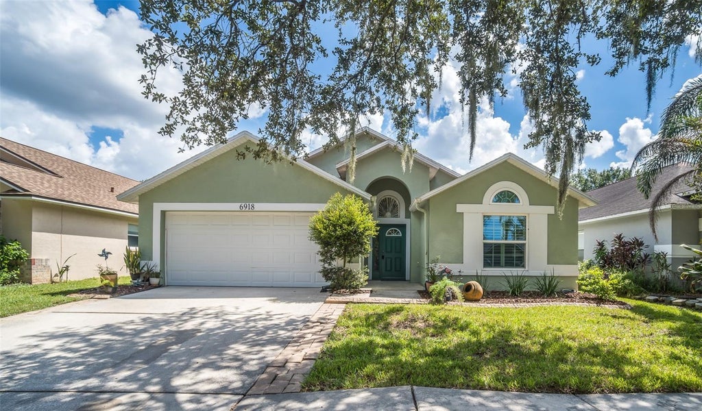 Photo of 6918 Jamestown Manor Drive, Riverview, FL 33578 (MLS # TB8552103)
