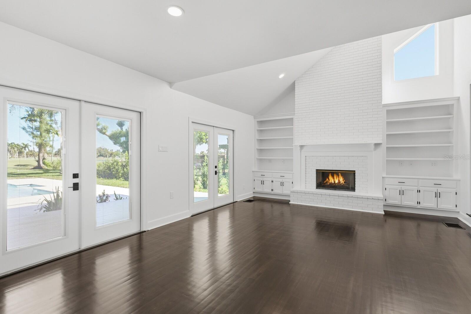 BRADENTON COUNTRY CLUB TO 64 - Residential