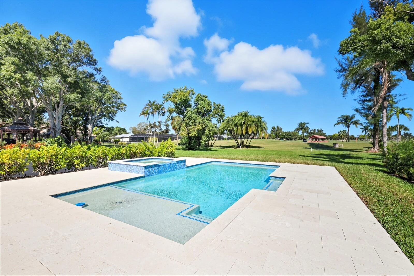 BRADENTON COUNTRY CLUB TO 64 - Residential