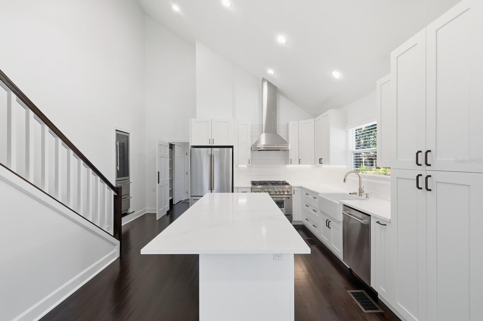 BRADENTON COUNTRY CLUB TO 64 - Residential