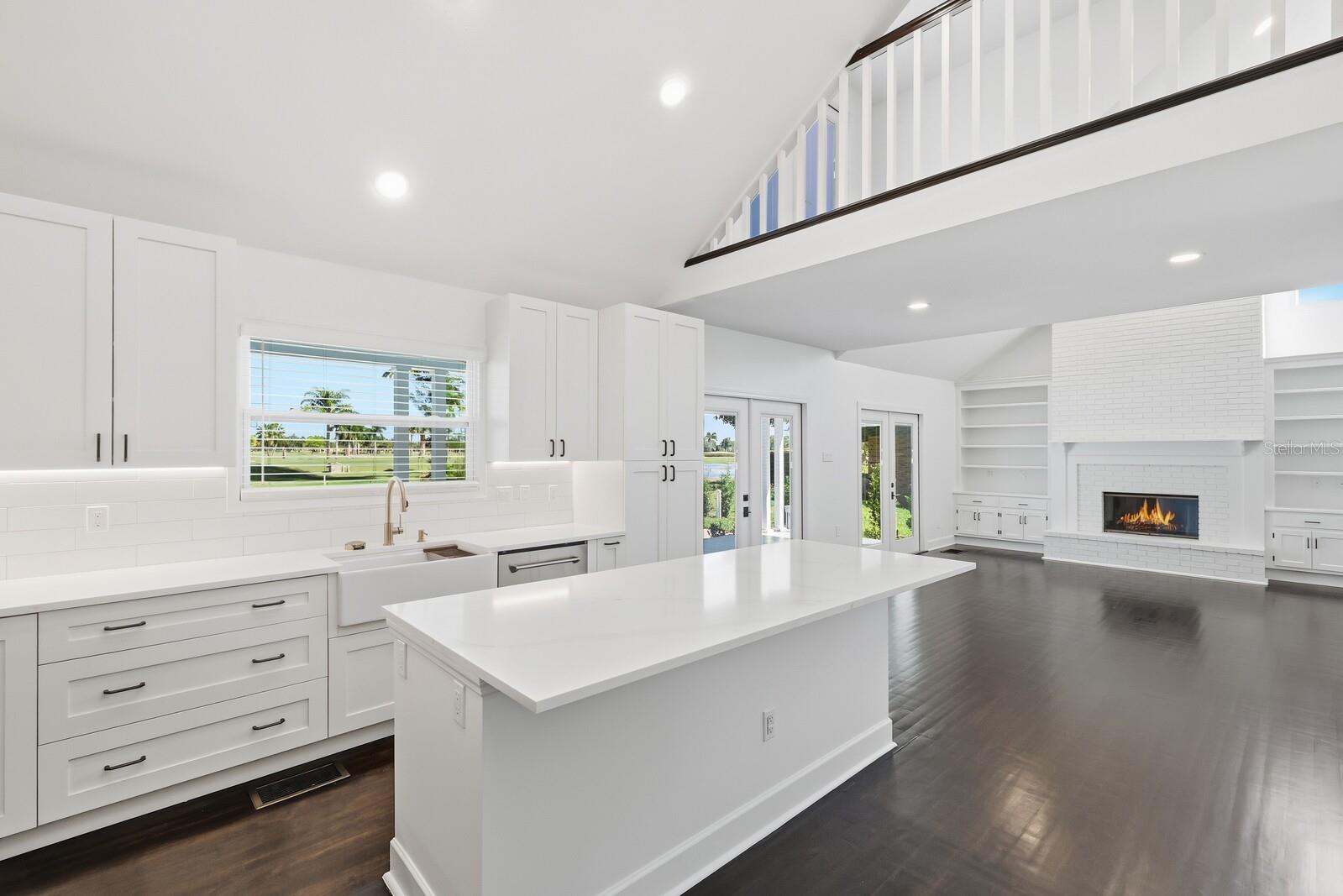 BRADENTON COUNTRY CLUB TO 64 - Residential