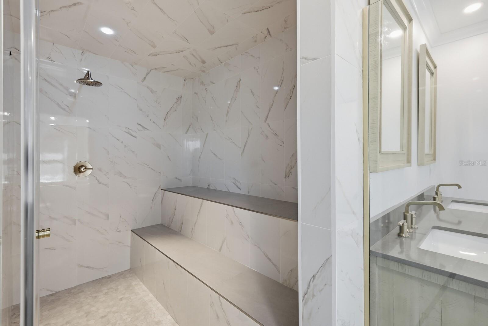 BRADENTON COUNTRY CLUB TO 64 - Residential