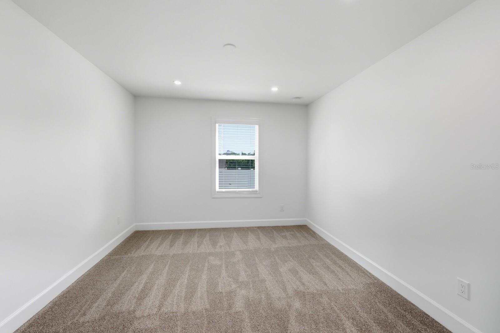 BRADENTON COUNTRY CLUB TO 64 - Residential