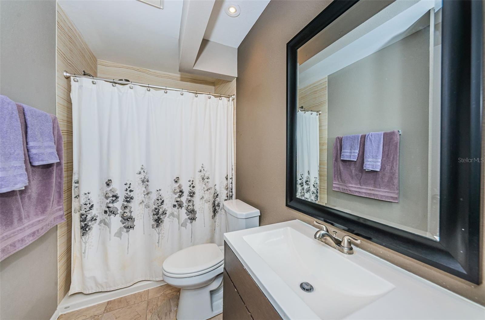 EAST LAKE WOODLANDS WOODS LANDING TWNHMS - Residential