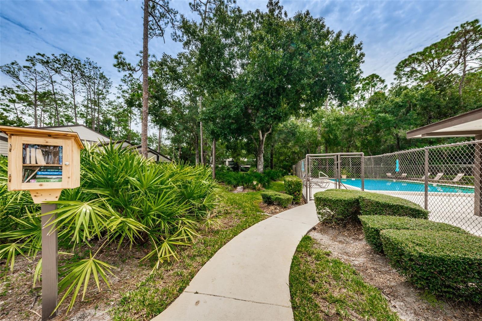 EAST LAKE WOODLANDS WOODS LANDING TWNHMS - Residential