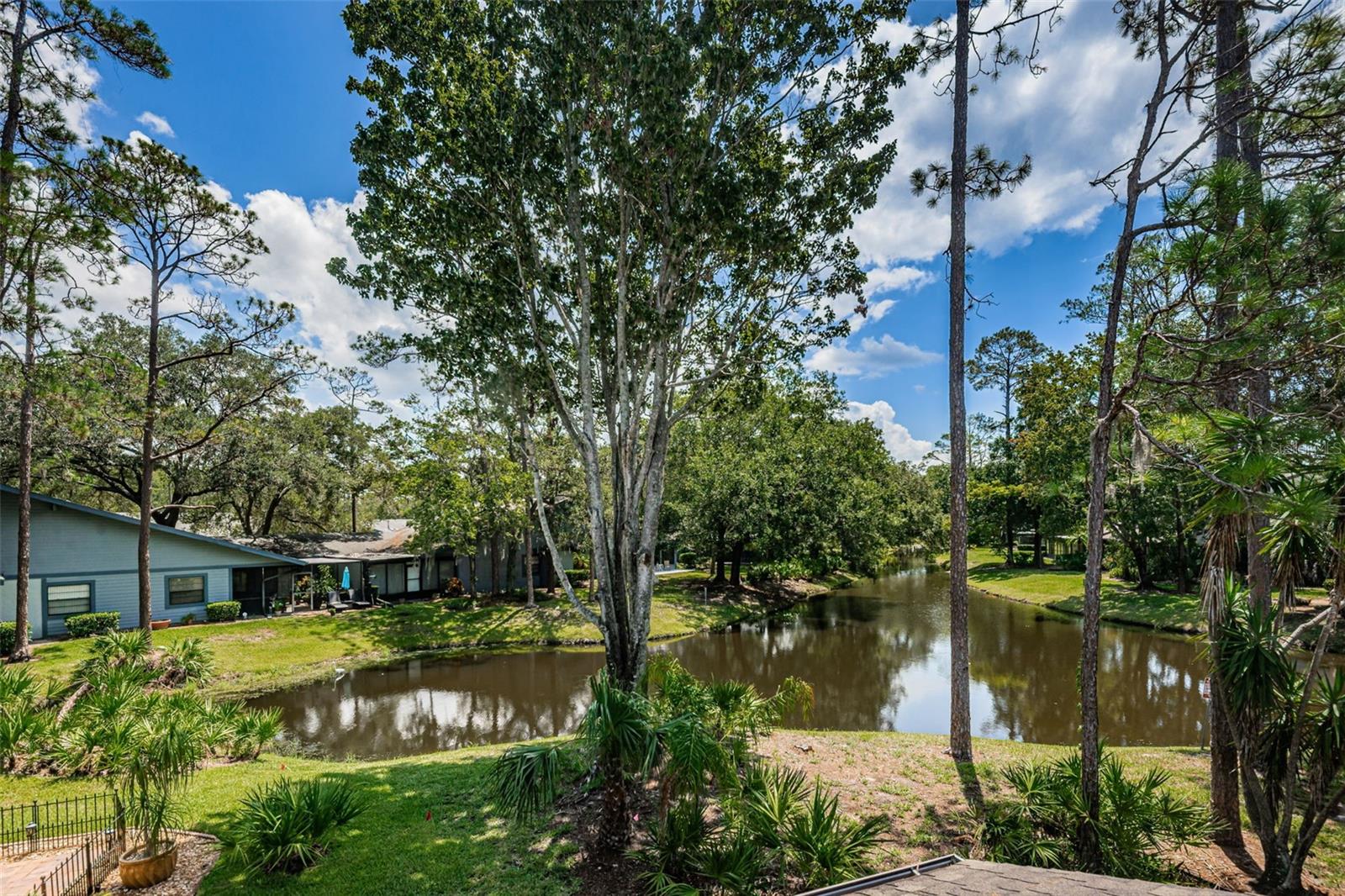 EAST LAKE WOODLANDS WOODS LANDING TWNHMS - Residential
