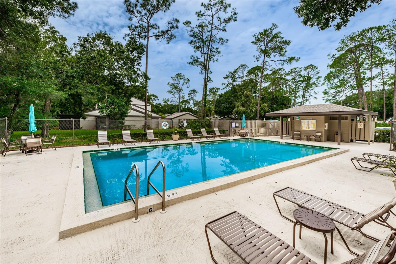 EAST LAKE WOODLANDS WOODS LANDING TWNHMS - Residential