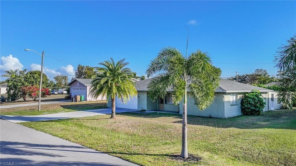 Photo of 158 SE 26th Street, Cape Coral, FL 33904 (MLS # D6146006)