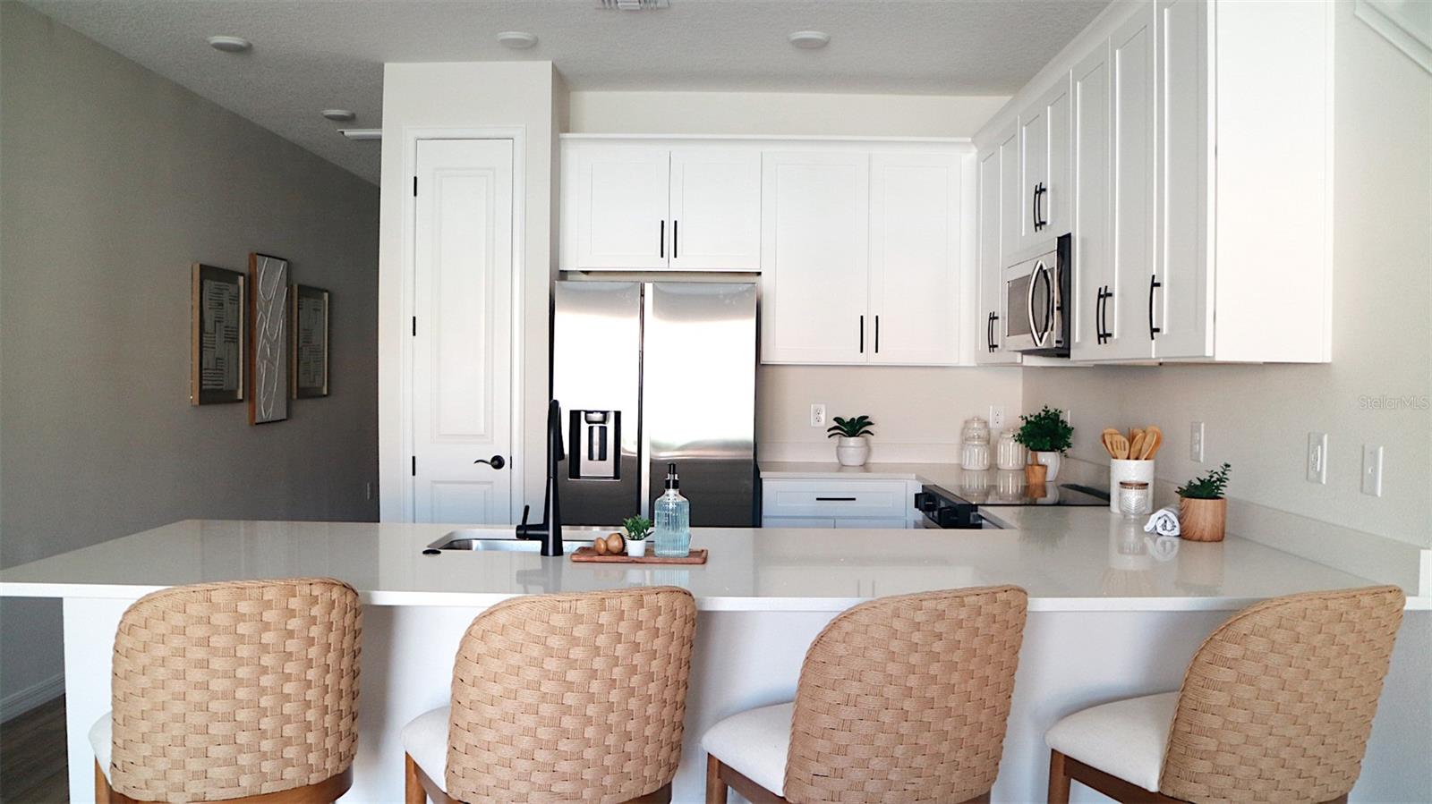 RIVER OAKS TOWNHOMES LLC - Residential