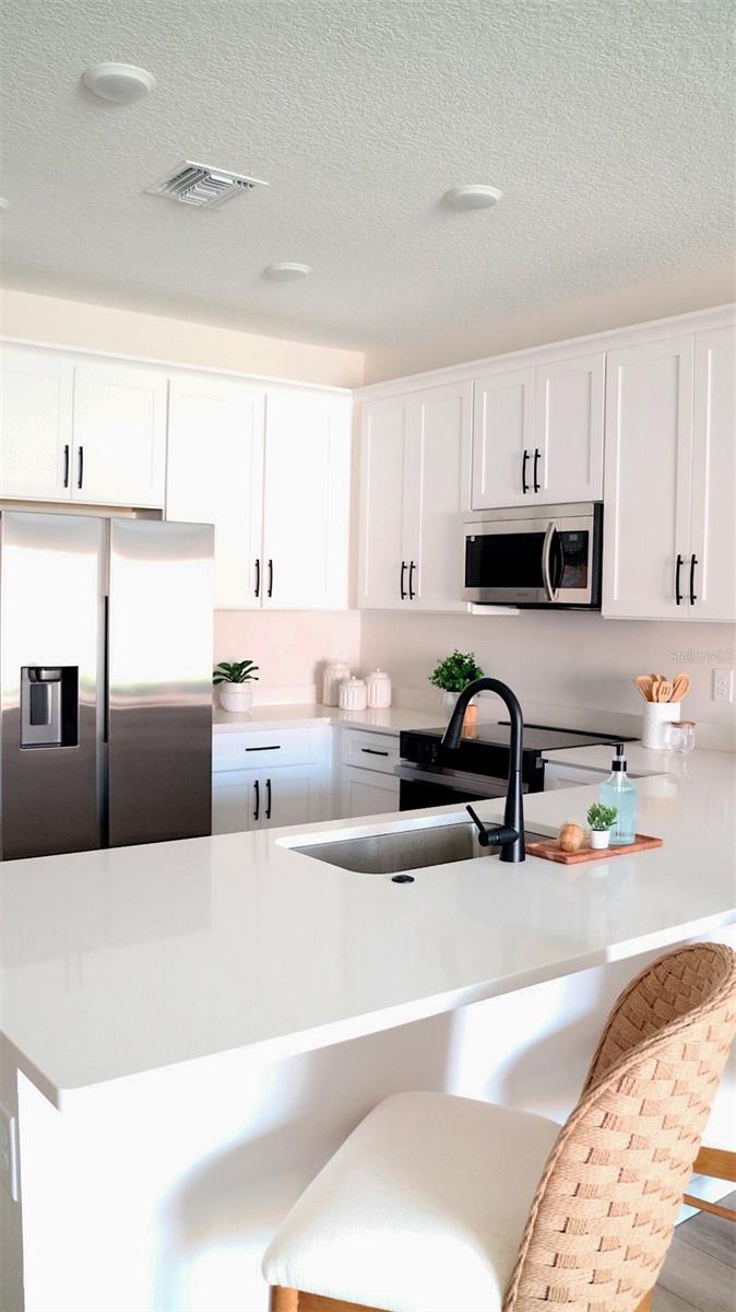 RIVER OAKS TOWNHOMES LLC - Residential
