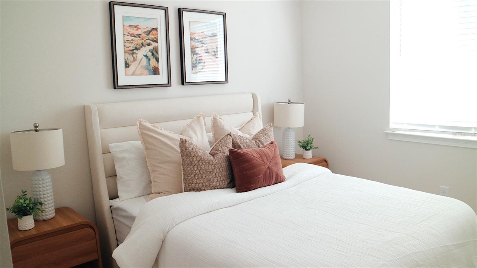 RIVER OAKS TOWNHOMES LLC - Residential