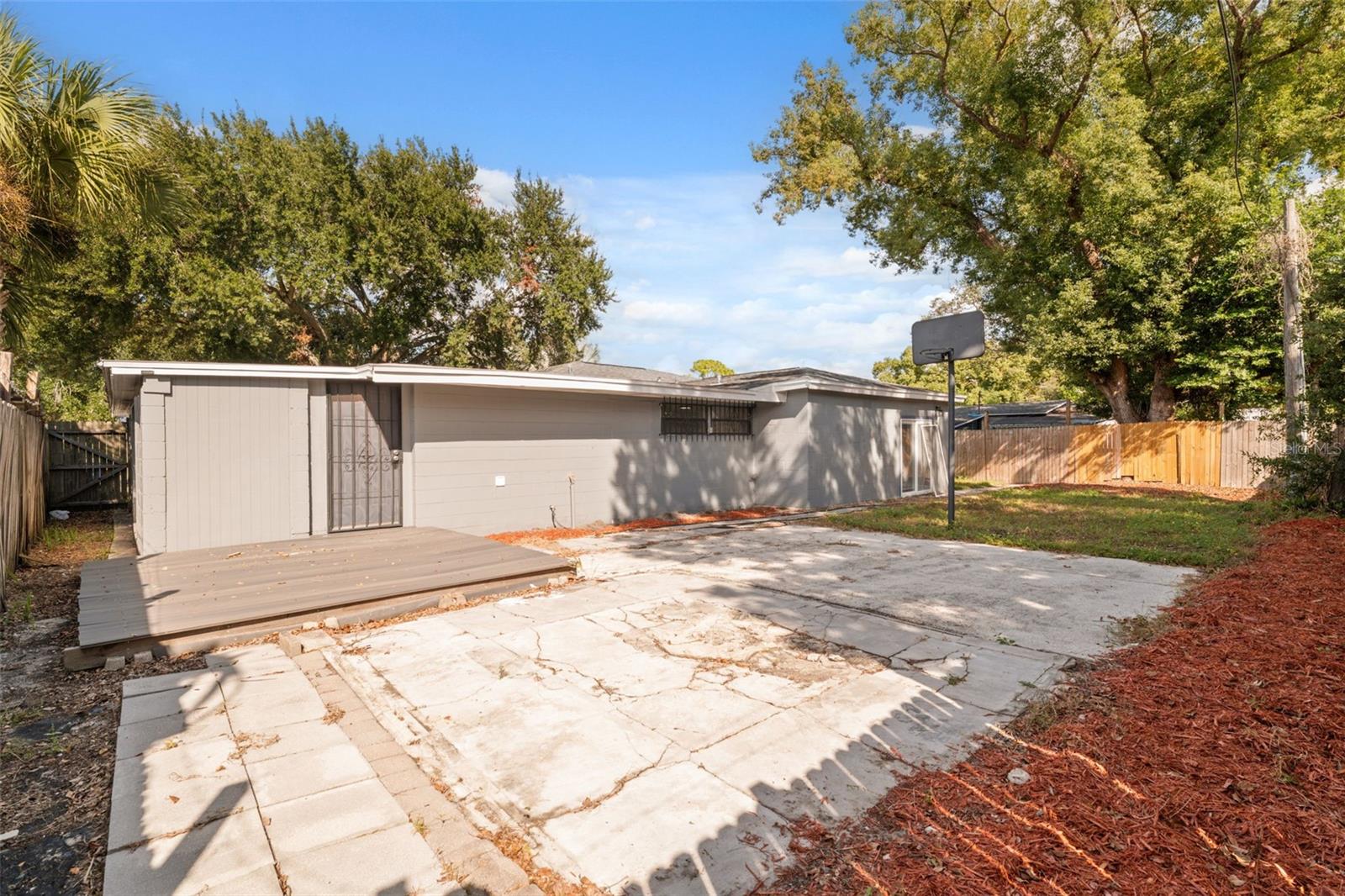 BELT COURT - Residential