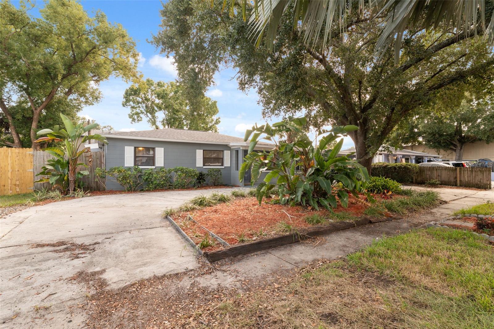 BELT COURT - Residential