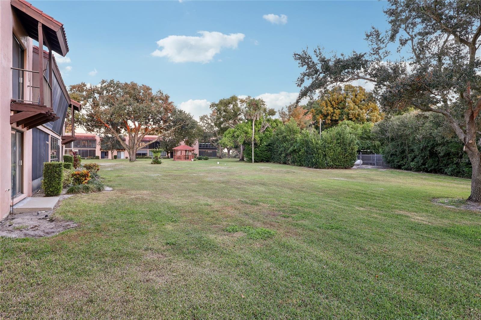 LA CASA CONDO - Residential