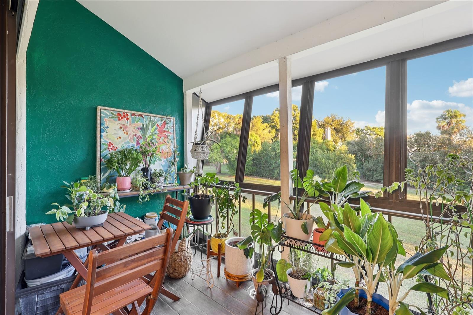 LA CASA CONDO - Residential