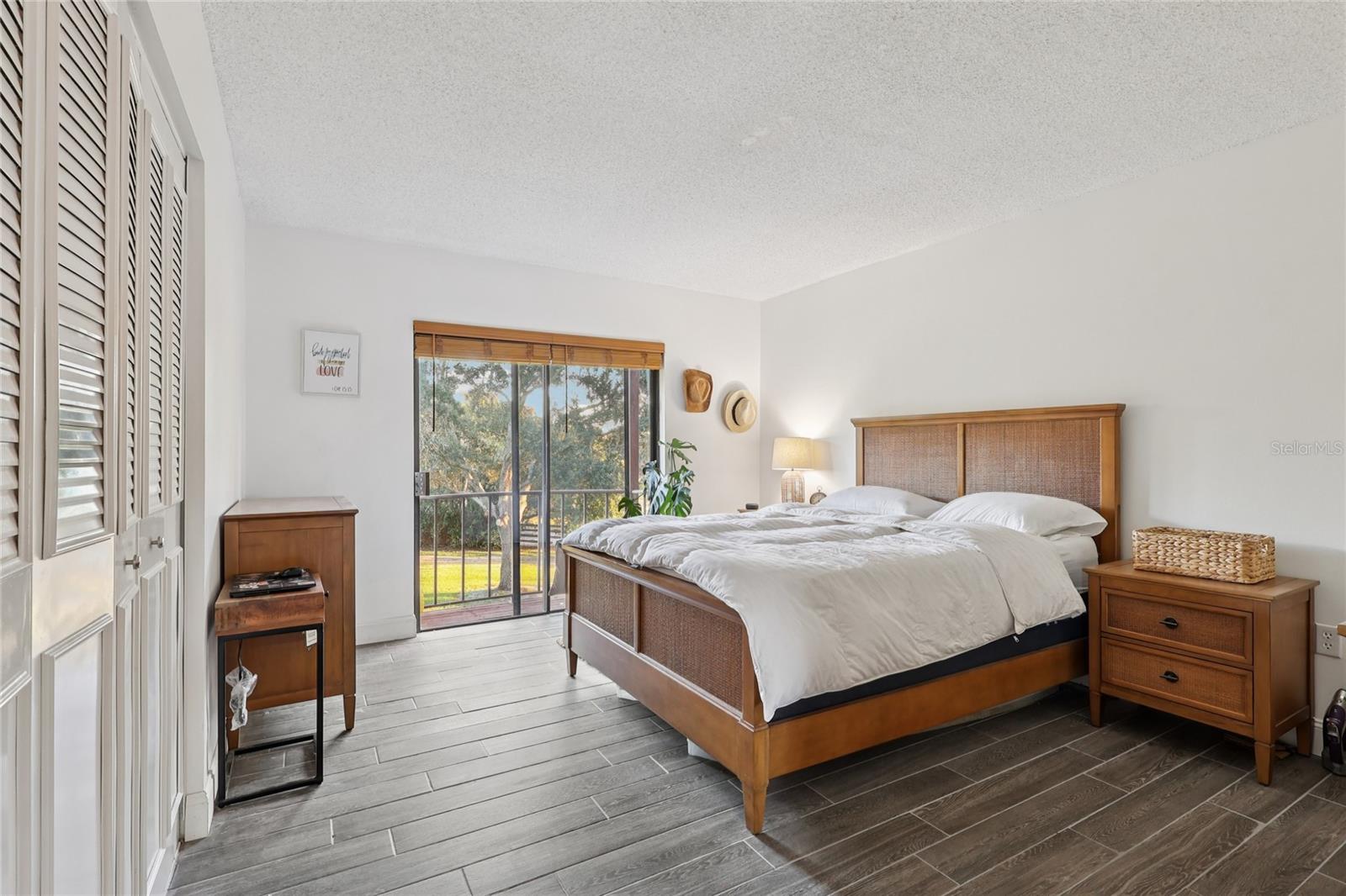 LA CASA CONDO - Residential