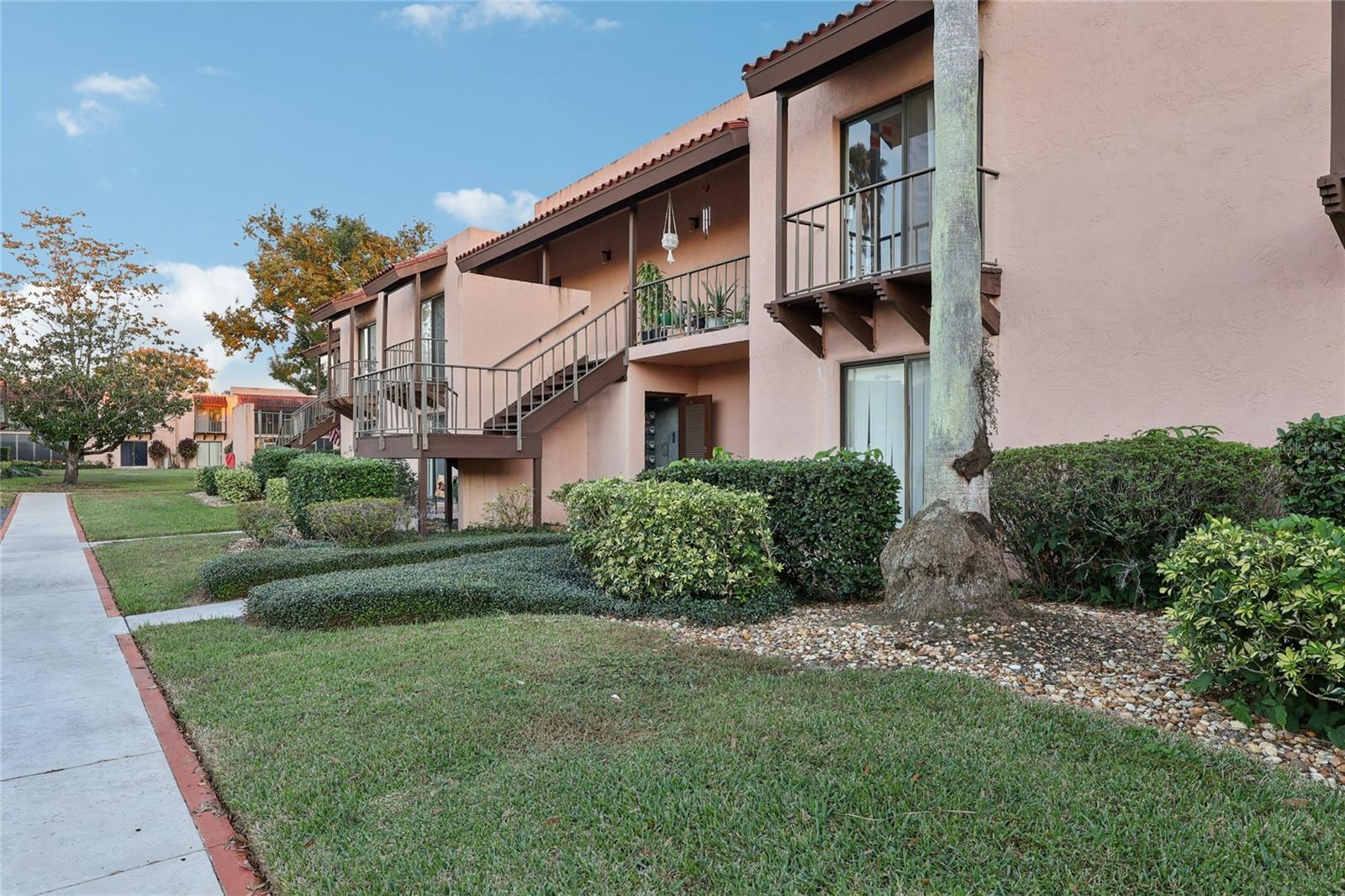 LA CASA CONDO - Residential