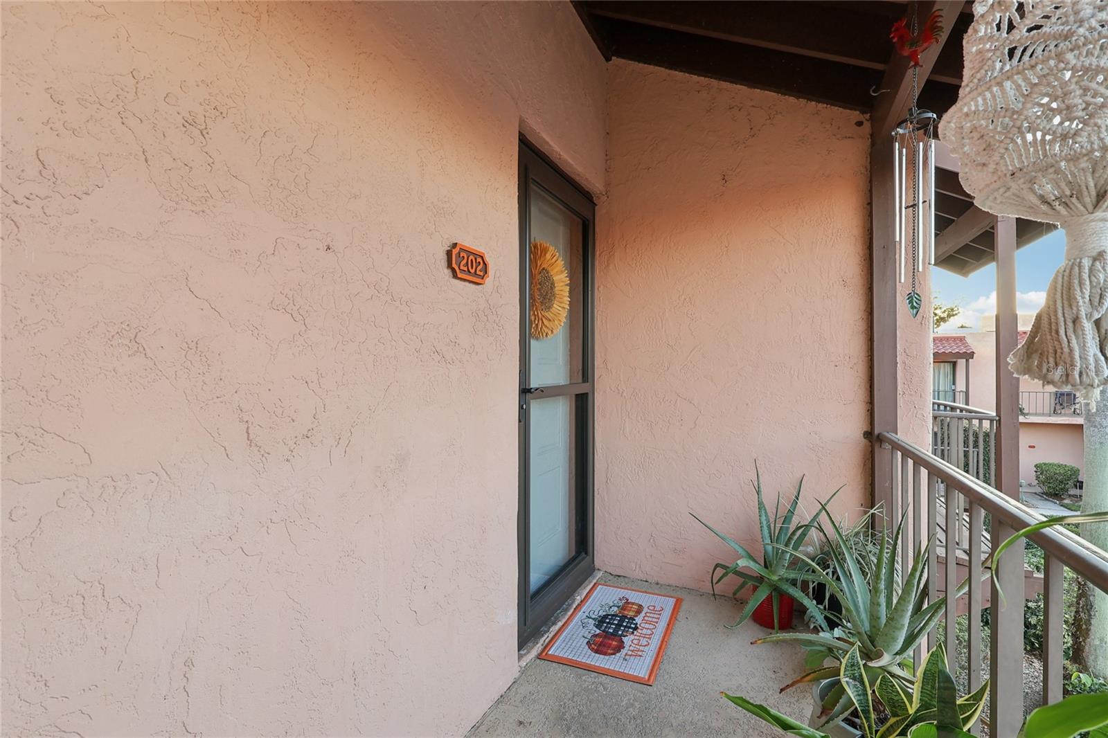 LA CASA CONDO - Residential