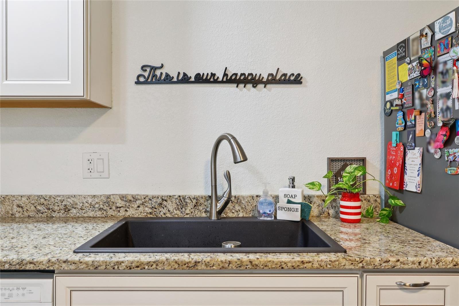 LA CASA CONDO - Residential