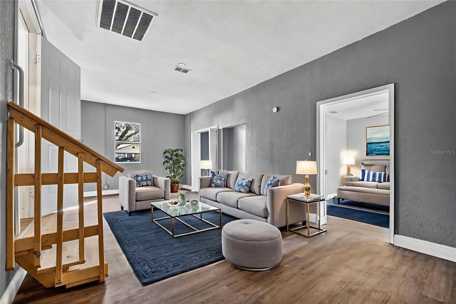 LAKE SIDE TERRACE - Residential