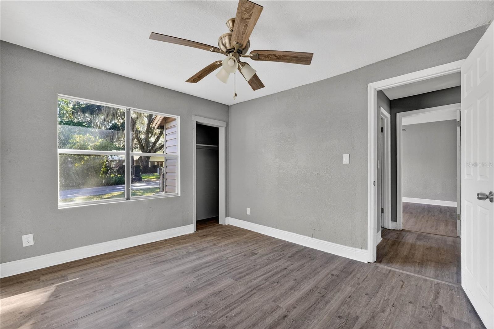 LAKE SIDE TERRACE - Residential