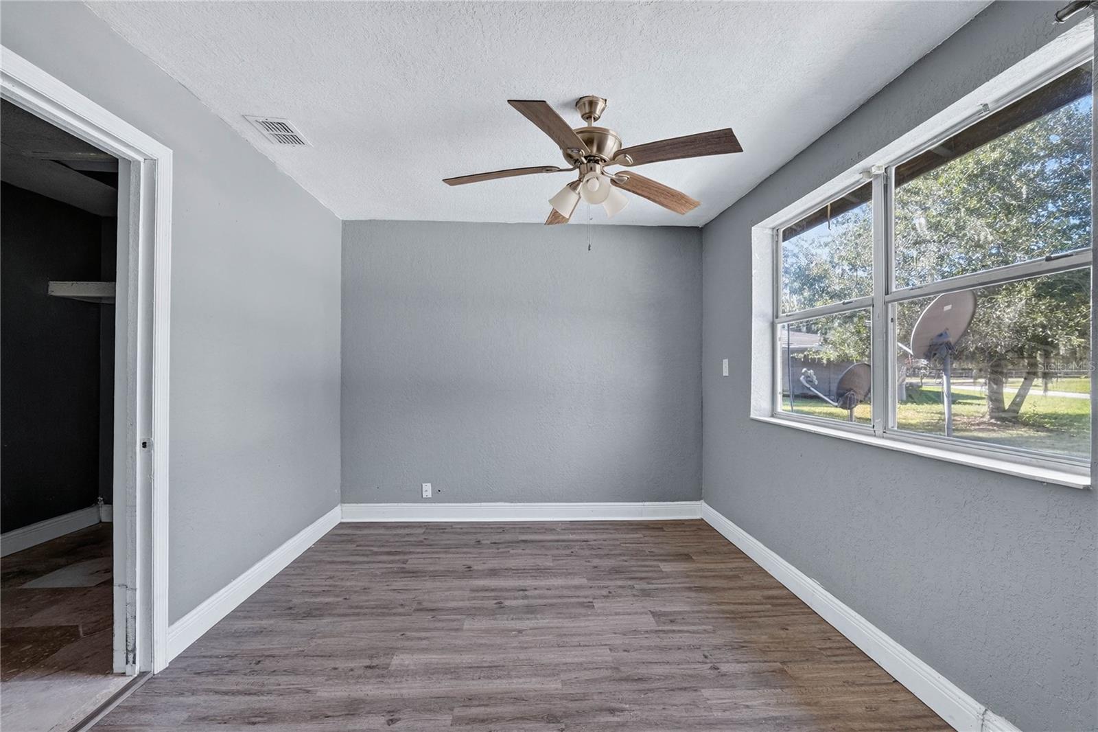 LAKE SIDE TERRACE - Residential