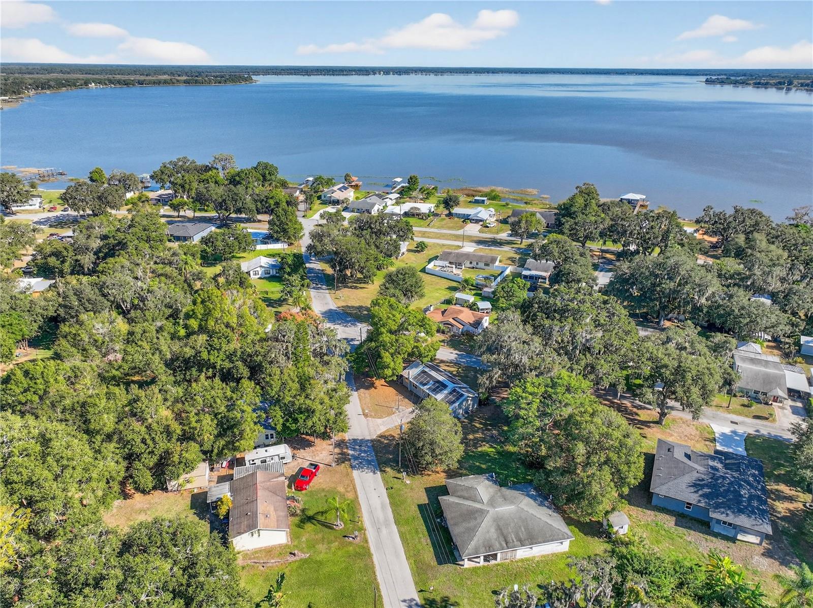 LAKE SIDE TERRACE - Residential