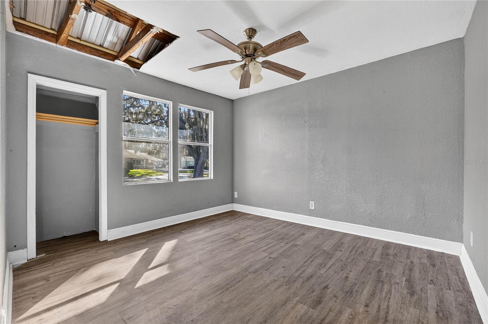 LAKE SIDE TERRACE - Residential