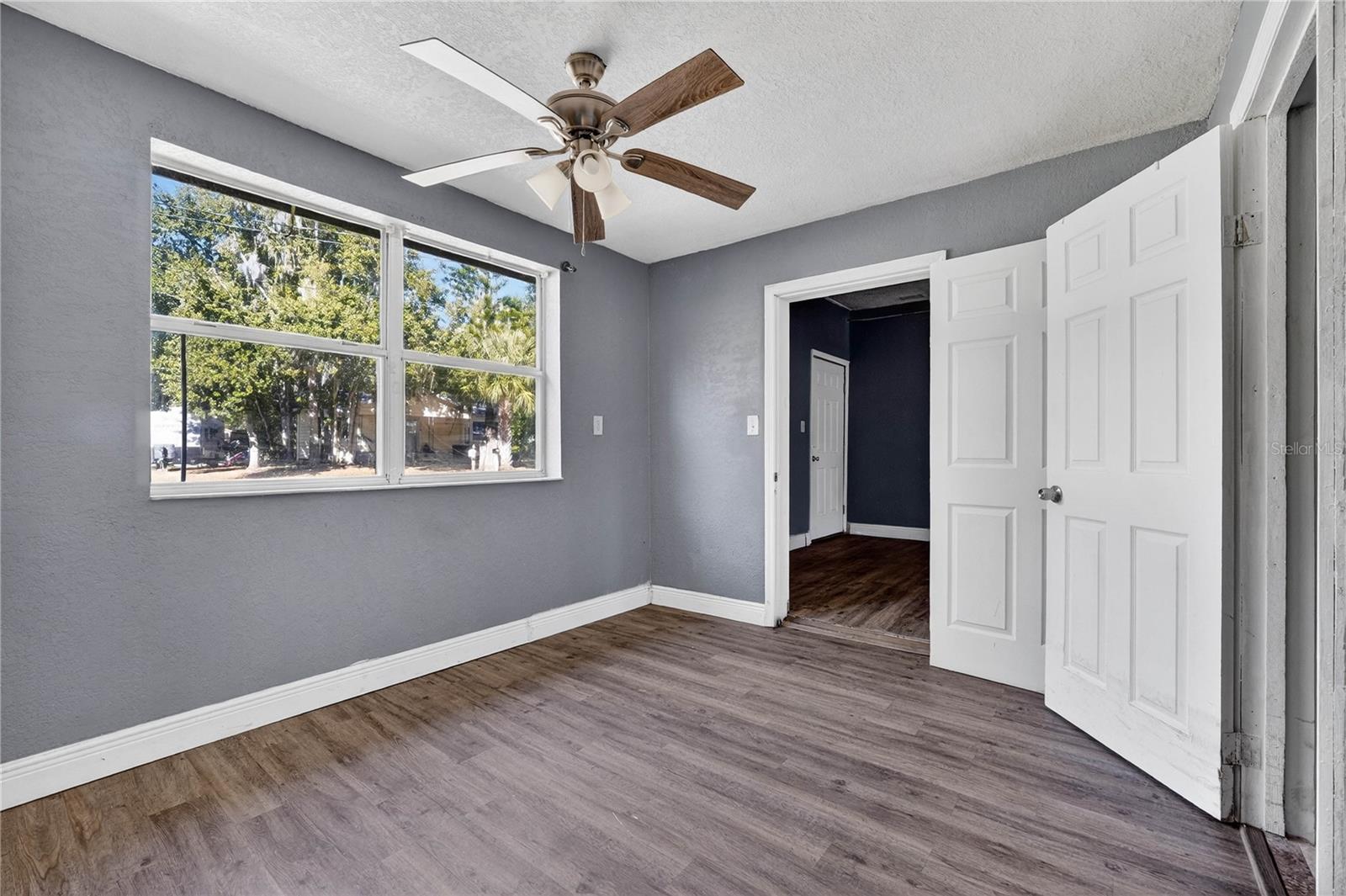 LAKE SIDE TERRACE - Residential