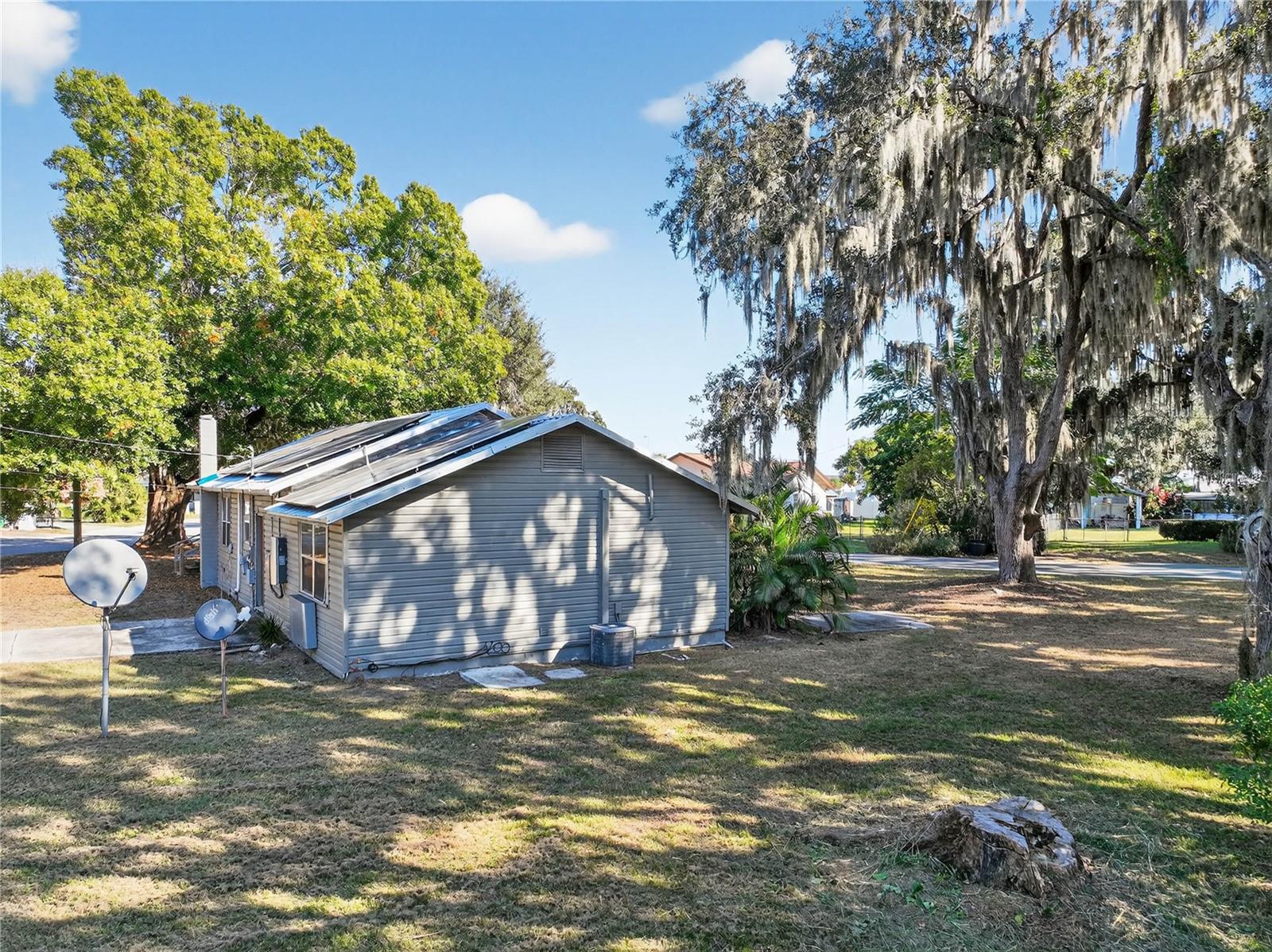 LAKE SIDE TERRACE - Residential
