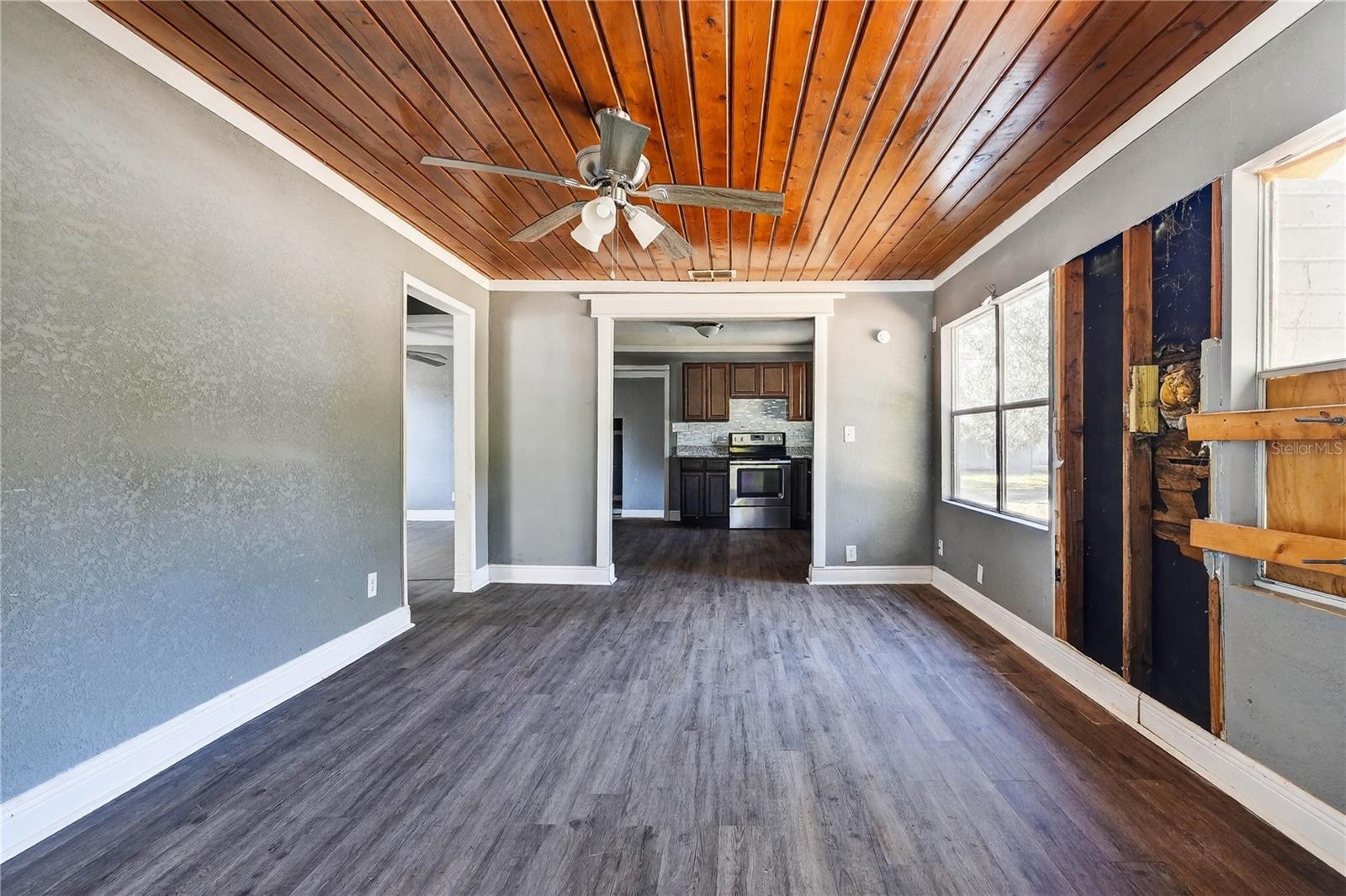 LAKE SIDE TERRACE - Residential