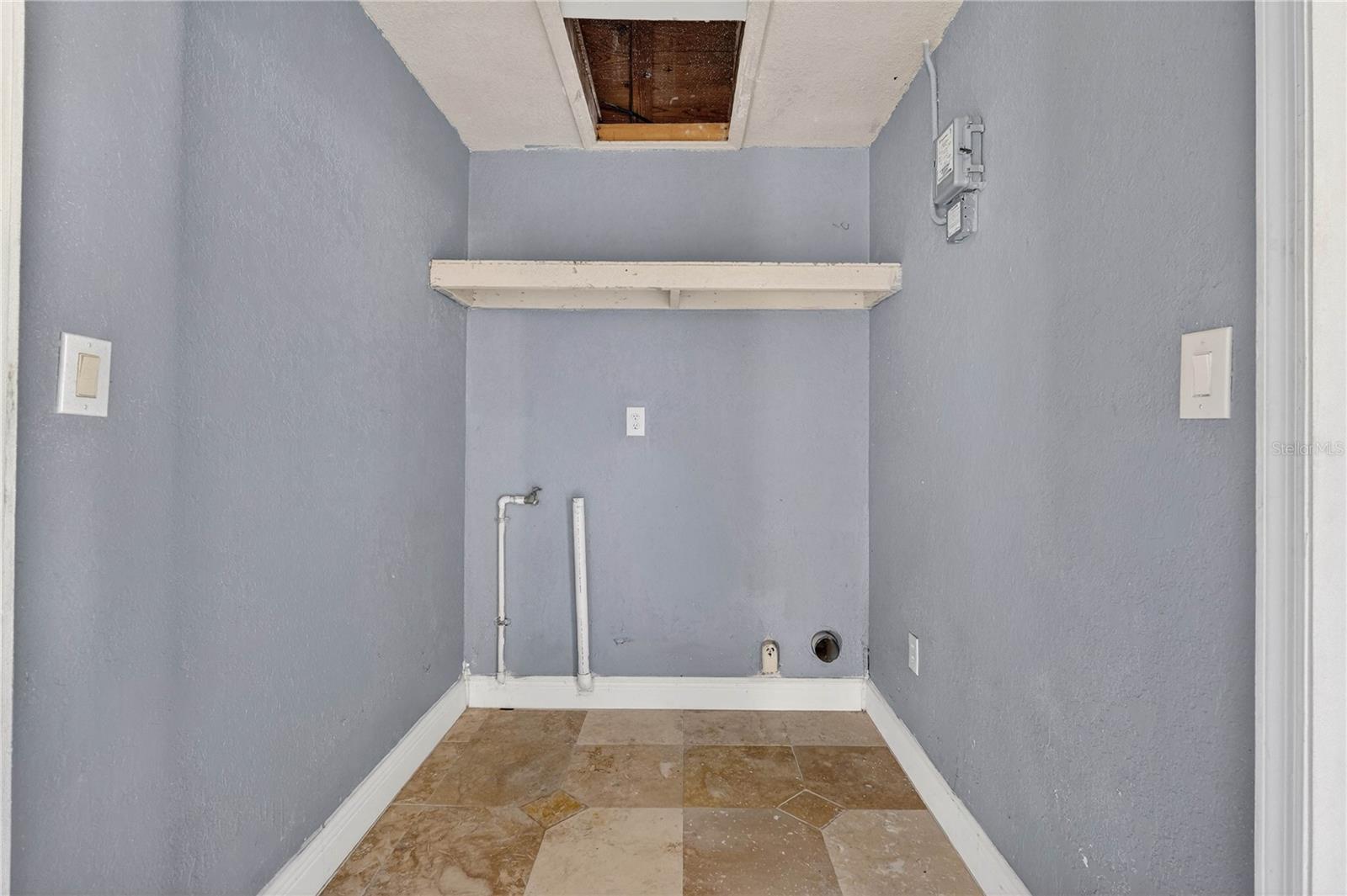 LAKE SIDE TERRACE - Residential