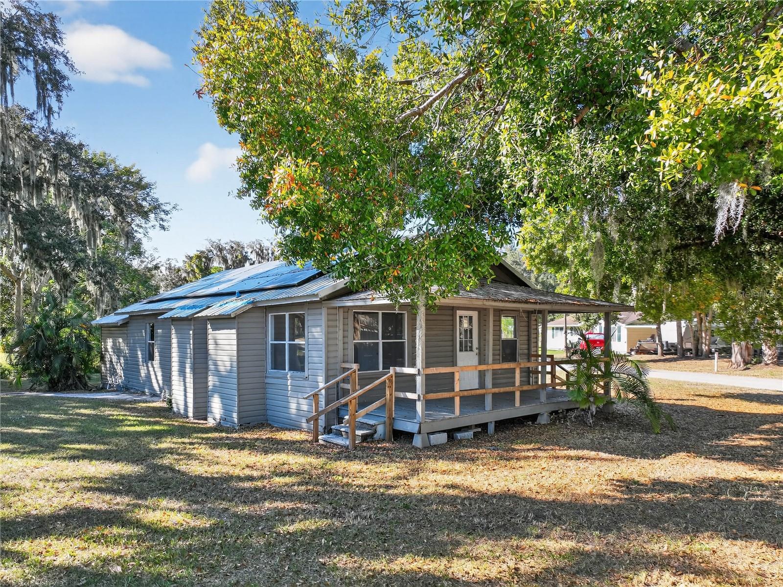 LAKE SIDE TERRACE - Residential
