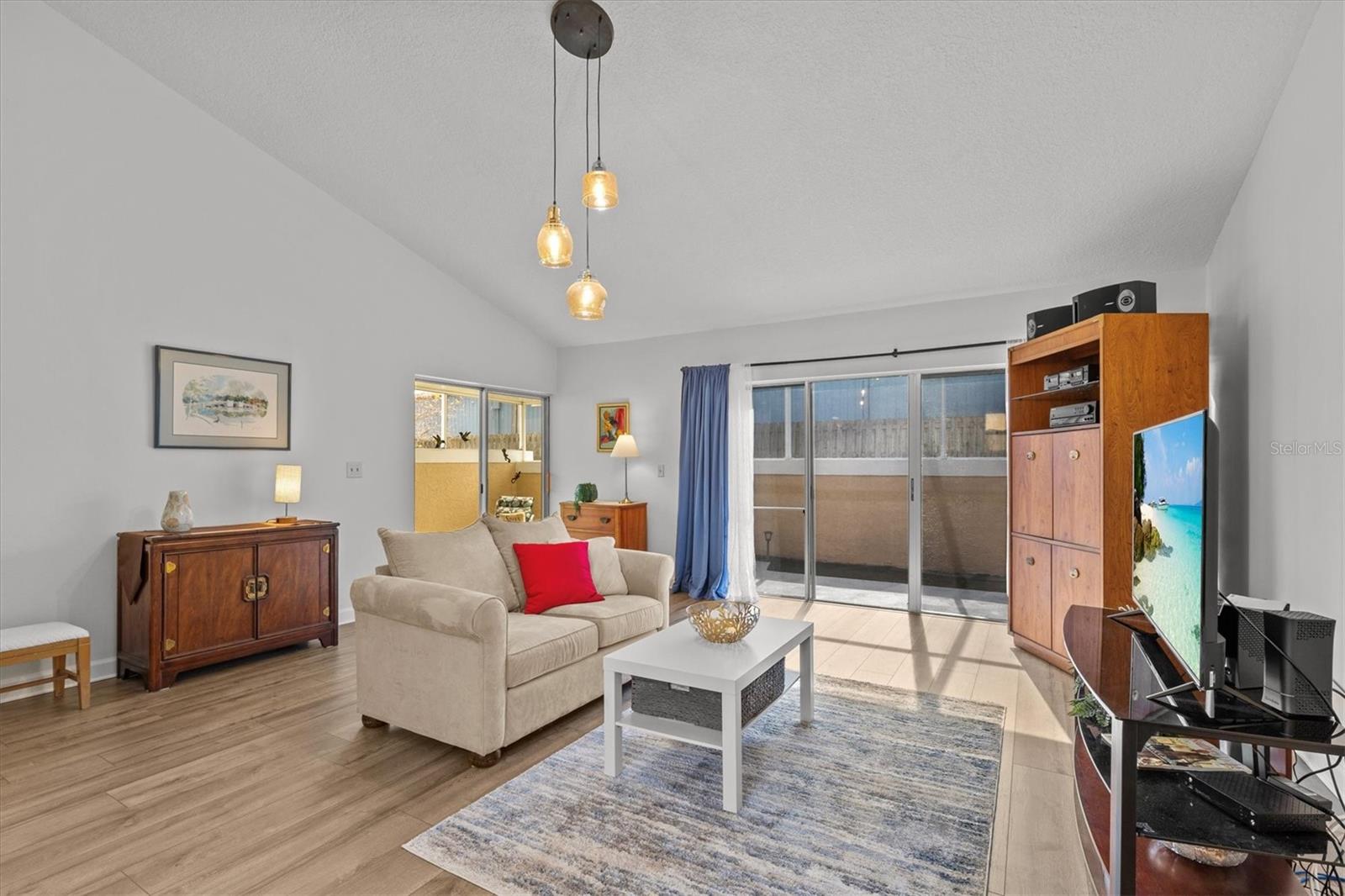 PIPERS GLEN CONDO - Residential