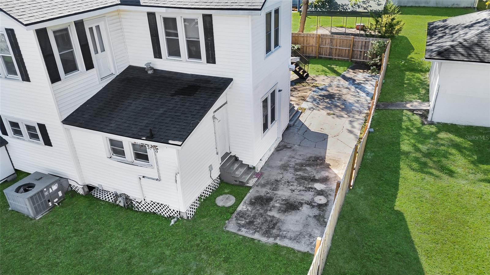 GRAPELAND TERRACE - Commercial Sale