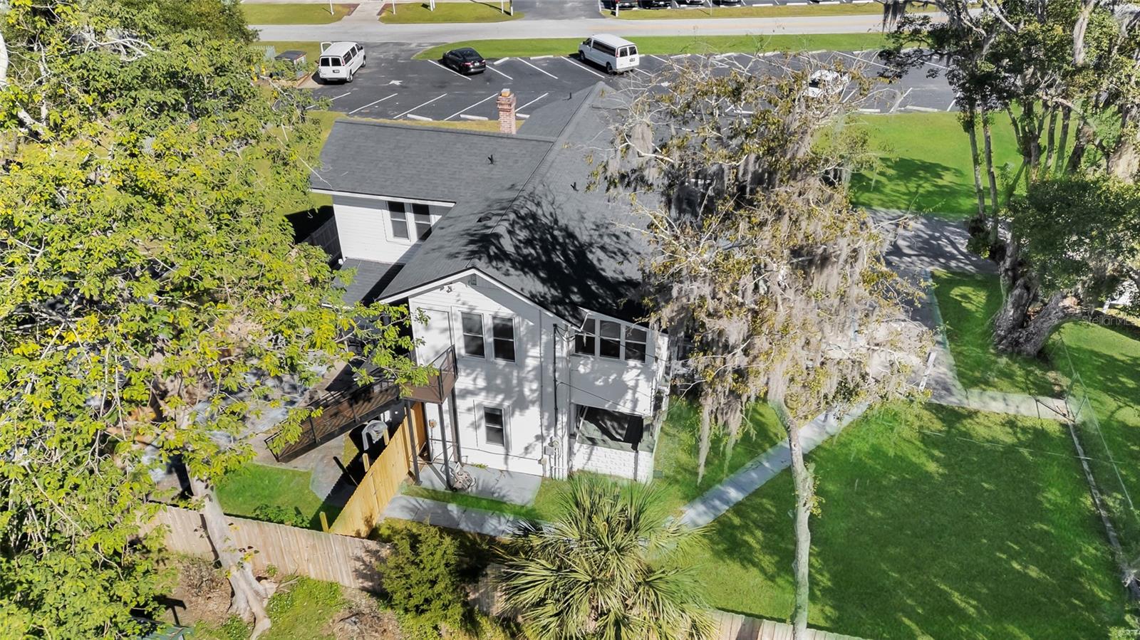 GRAPELAND TERRACE - Commercial Sale