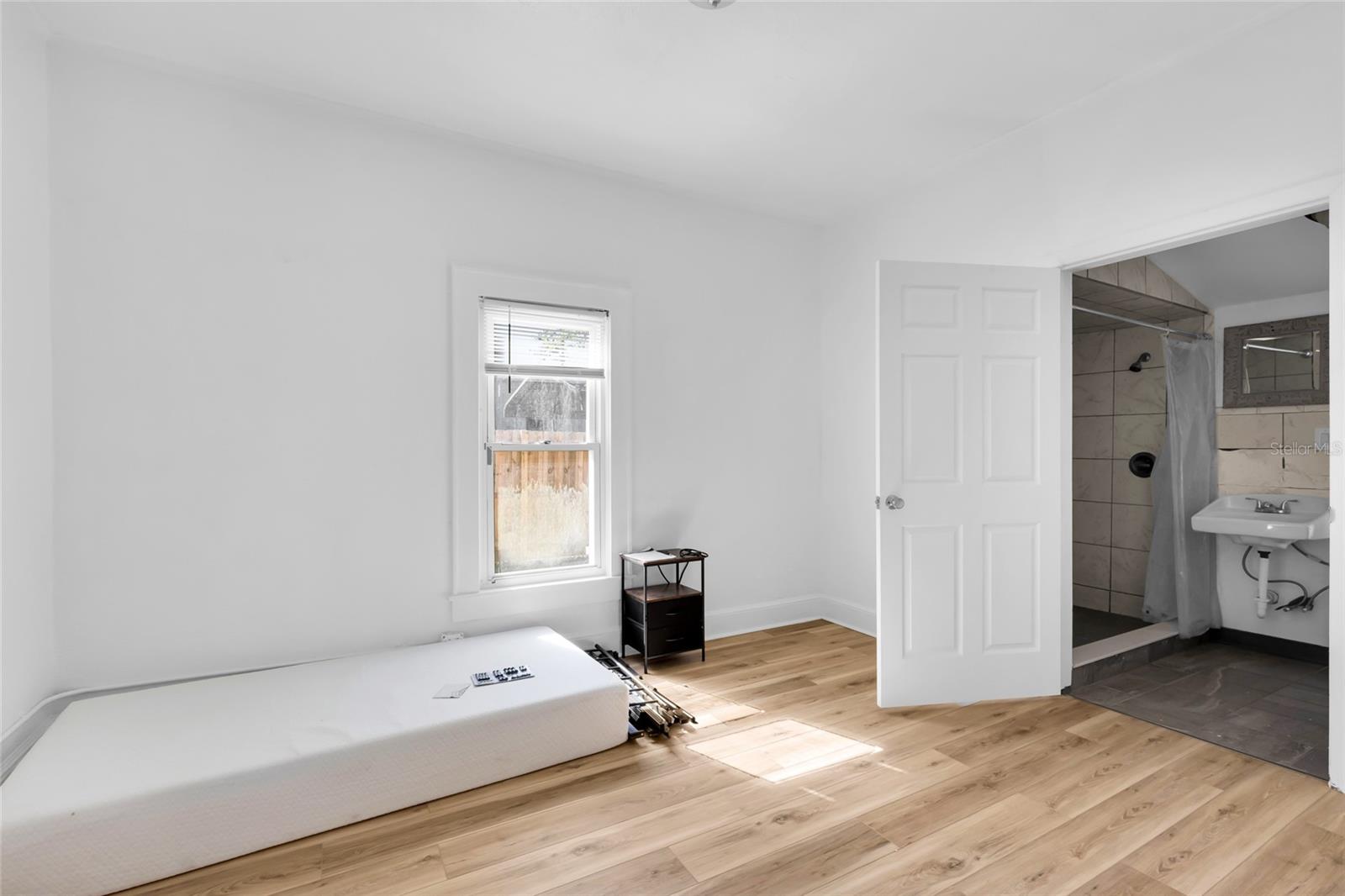 GRAPELAND TERRACE - Commercial Sale